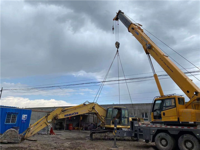 文成县25吨吊车的工作半径是多少？